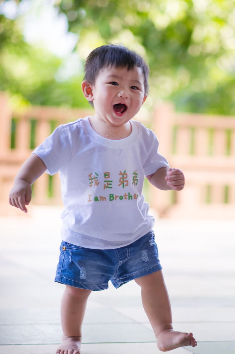 草地森林親子寫真｜自然互動家庭攝影｜親子寫真｜家庭攝影｜小巴老師｜第 23 張