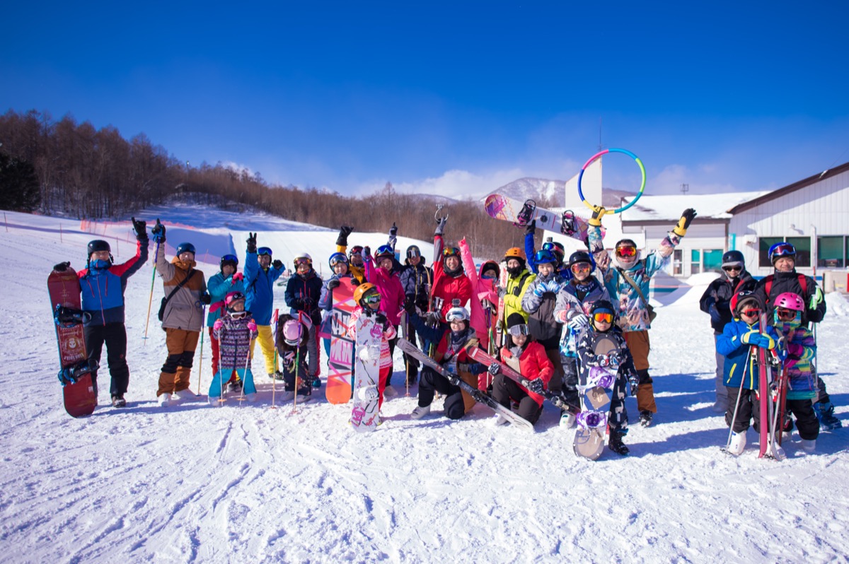 日本冬季滑雪玩雪親子寫真|雪景家庭旅拍|親子寫真|家庭攝影|小巴老師|第 10 張