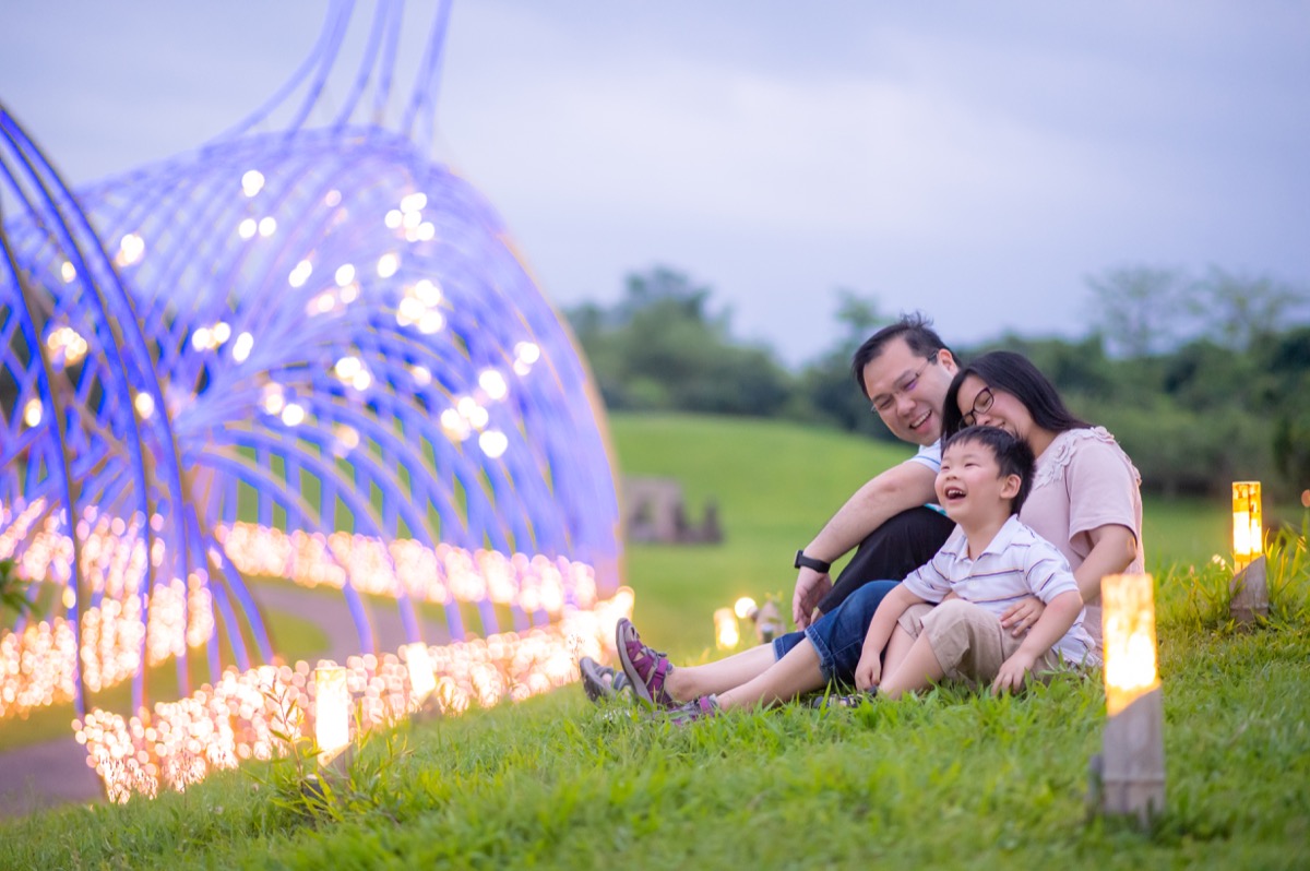 夜拍煙火聖誕節親子寫真|夜景家庭攝影|親子寫真|家庭攝影|小巴老師|第 24 張