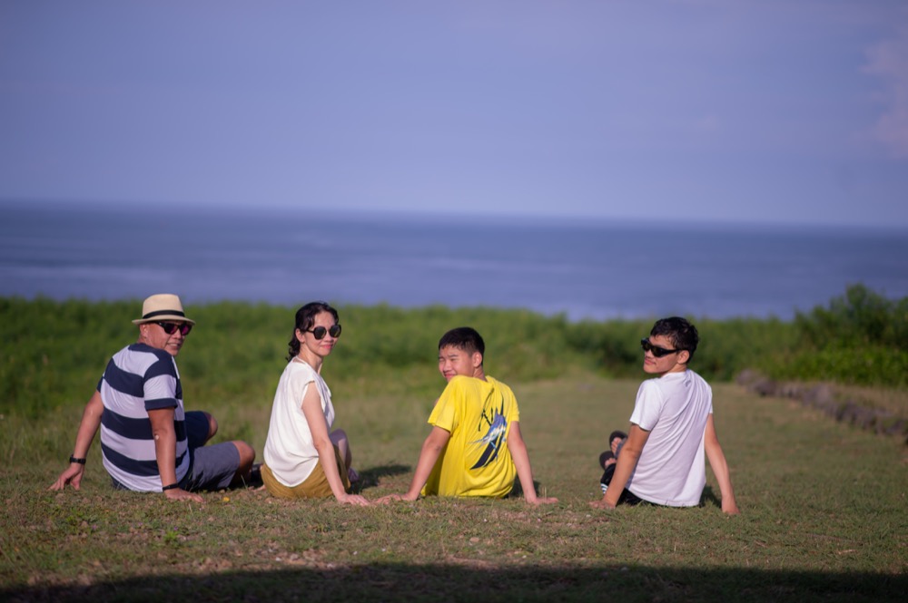 澎湖親子寫真|離島海邊、沙灘與家庭旅拍|小巴老師親子寫真