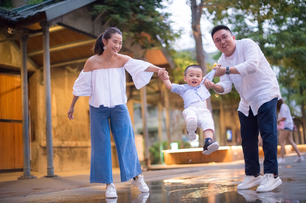 台北親子寫真|城市公園、街景與家庭旅拍|親子寫真|家庭攝影|小巴老師|第 24 張