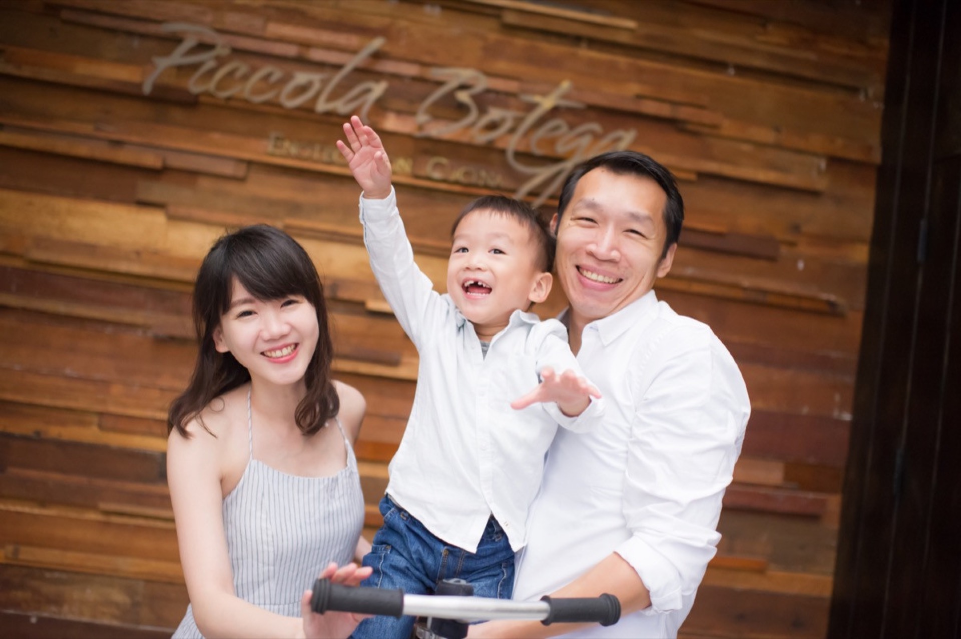 沖繩海邊親子旅拍｜海風、沙灘與很自在的一天｜沖繩 親子寫真與家庭寫真